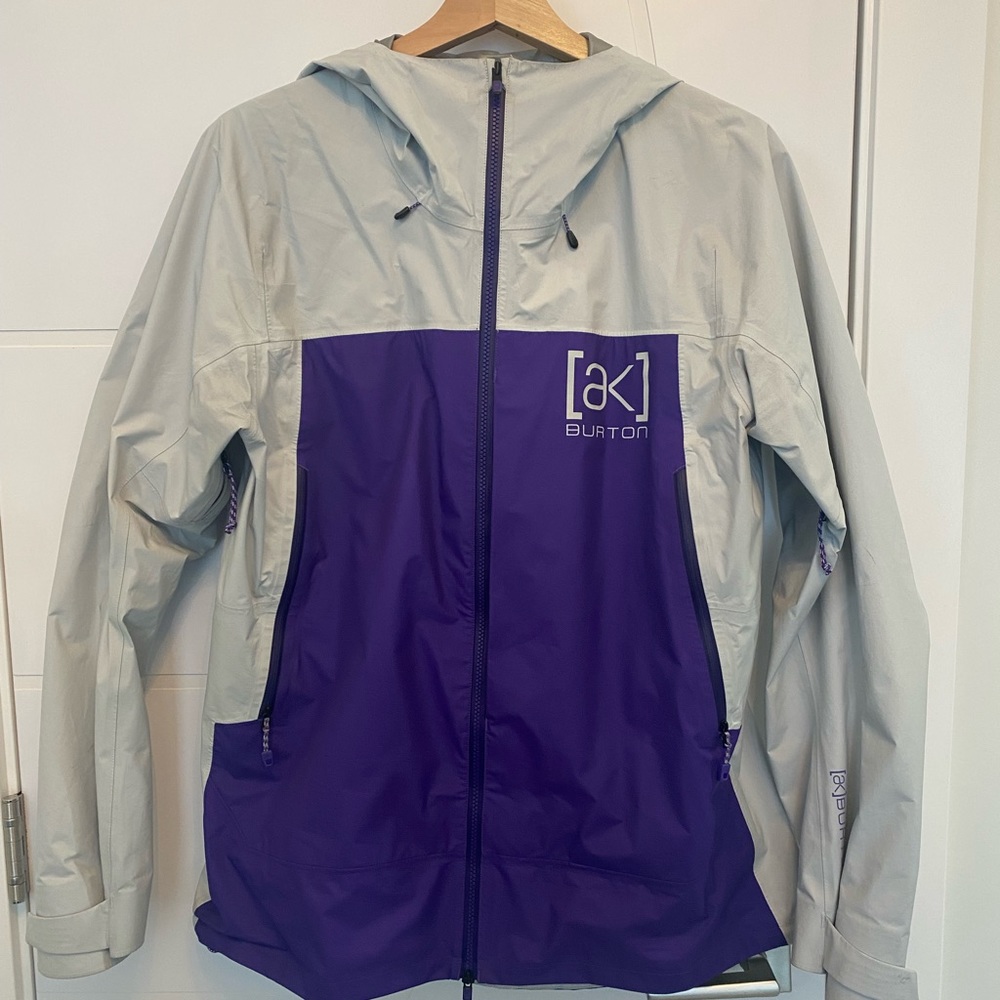 Women’s Burton [ak] Surgence GORE-TEX 2L Jacket Large